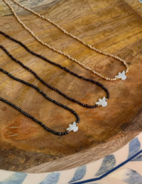 Colar Espírito Santo Madrepérola Banho Ouro 18k